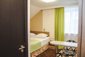Улучшенный номер с одной двуспальной кроватью № 301 в Отеле Tyumen Time Hotel